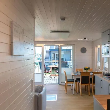 Isa Comfortable Holiday Hotel na wodzie Großenbrode